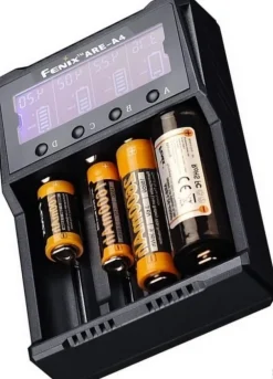 AREA4 - Fenix ARE-A4 Chargeur de batterie intelligent à 4 canaux