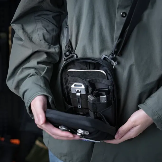 CHS3BLK - VIPERADE Petit sac bandoulière NOIR
