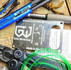GRICARD002 - Grim Workshop carte découpe corde dans bouteille plastique