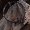 1431051908 - LARP Fibule Annulaire Torsadée, Forgée à la main