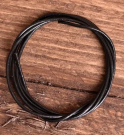 1626010016 - LARP Lanière en cuir de chèvre, ronde 1,5 mm x 1 m NOIRE