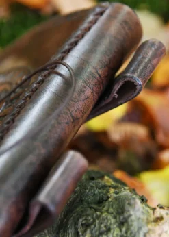 1680000310 - LARP Sacoche en cuir embossé Vegvísir