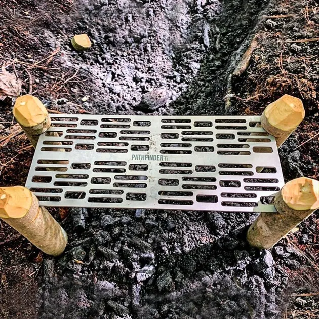 PTH203 - Pathfinder Grill titane avec poche