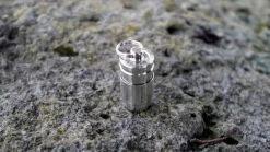 SLUG013 - Slughaus Micro lampe BULL3T Titane