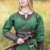 ULF-LP-21B - LARP Paire de Protège-bras en cuir avec gaufrage et daim Marron Foncé