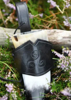 ULF-LP-33-BL-L - LARP Porte Corne à Boire en Cuir Estampé Triskele Noir